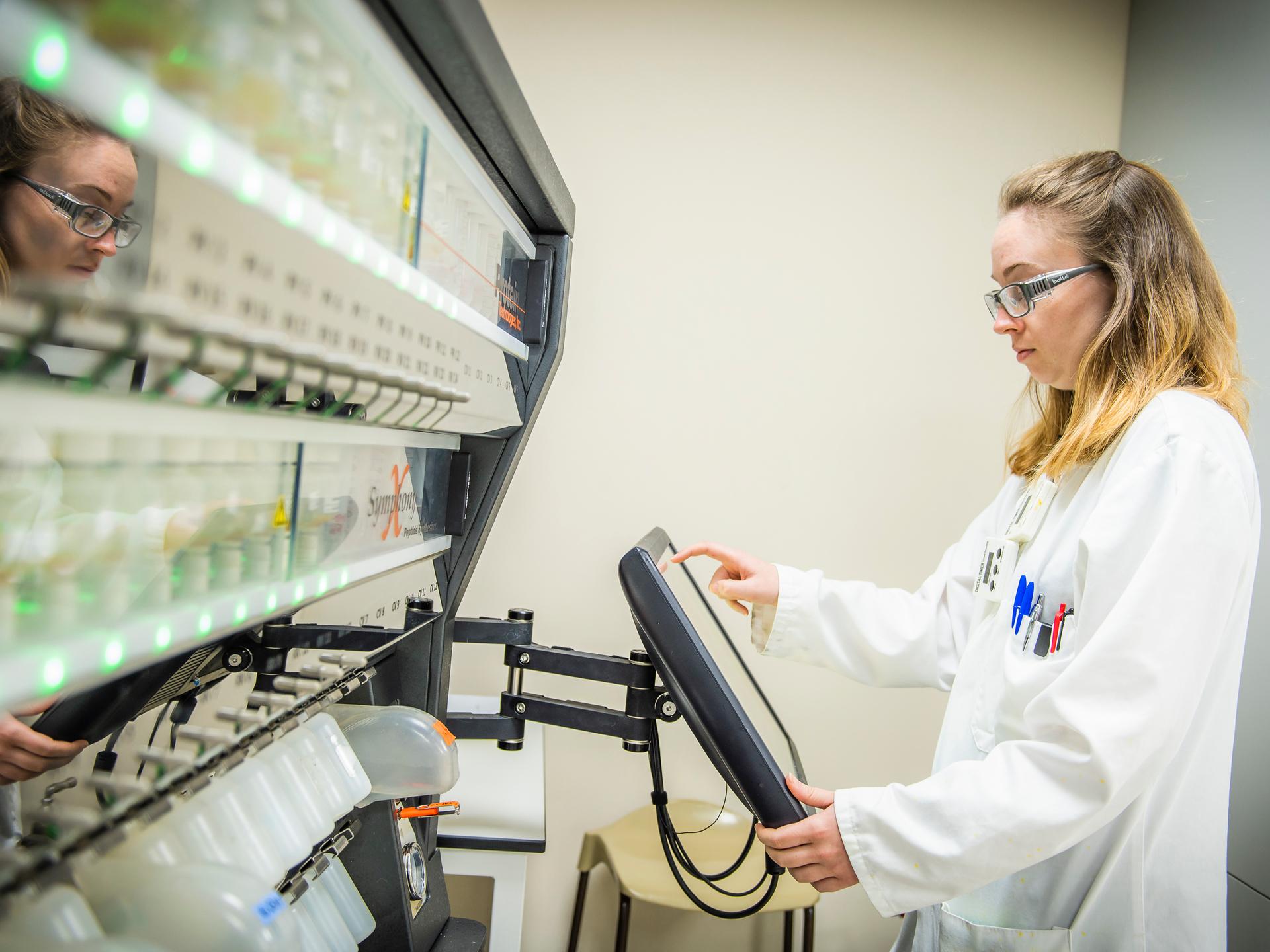 Custom Peptide & Protein Synthesis Services